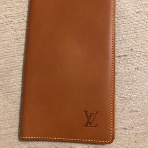 Authentic leather Louis Vuitton men’s wallet.